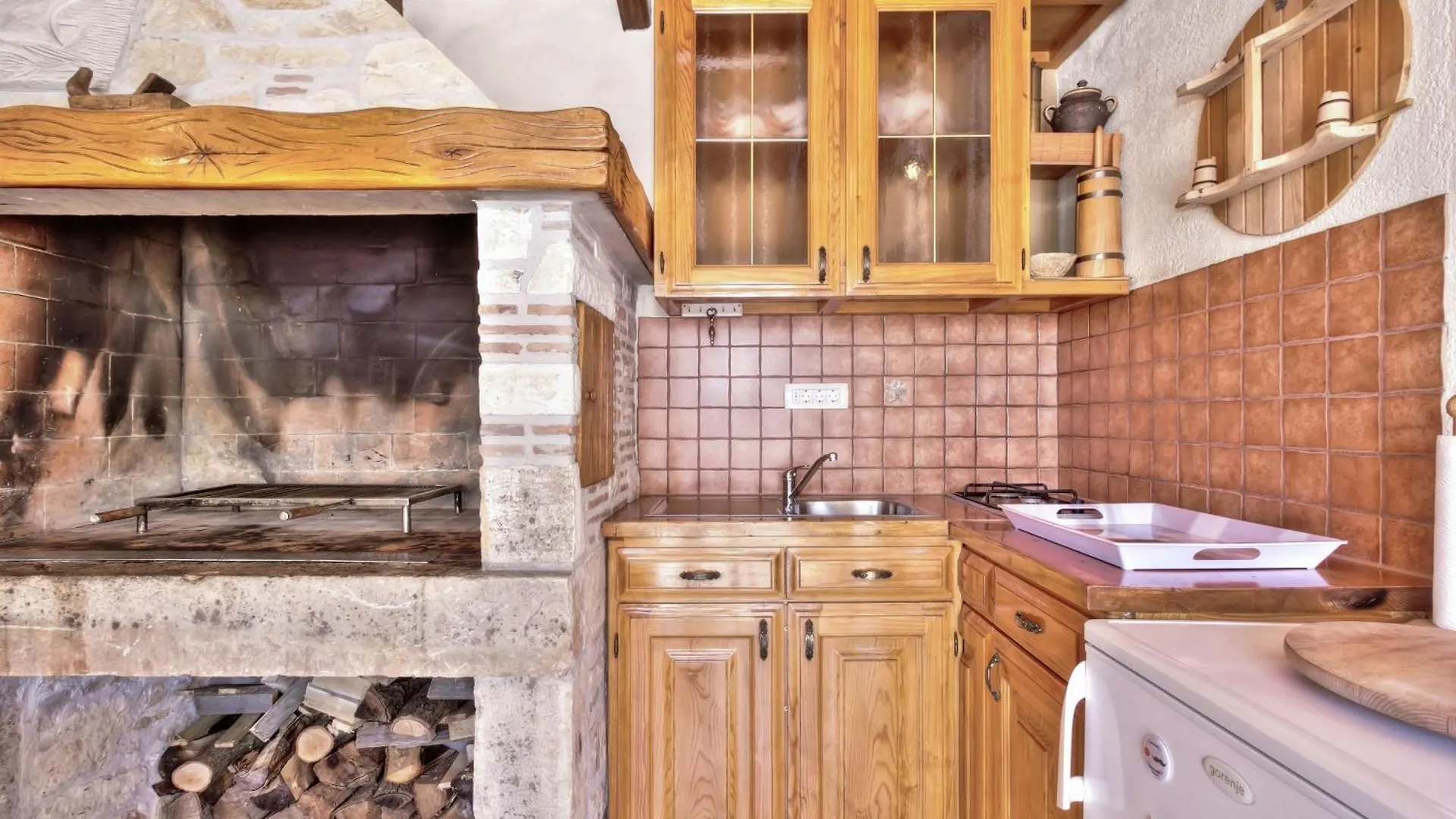 Schoenes Ferienhaus Mit Swimmingpool 부제 0*,  크로아티아